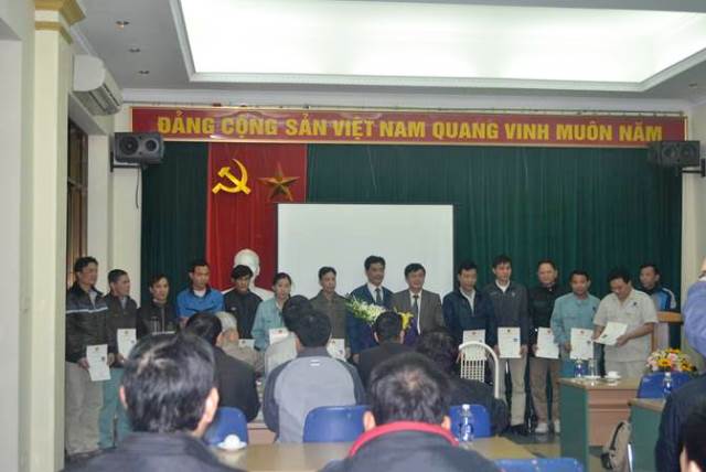 Trường Cao đẳng nghề Viglacera tổ chức bế giảng khoá 2 và khai giảng khoá 4 tại Công ty Việt Trì Viglacera